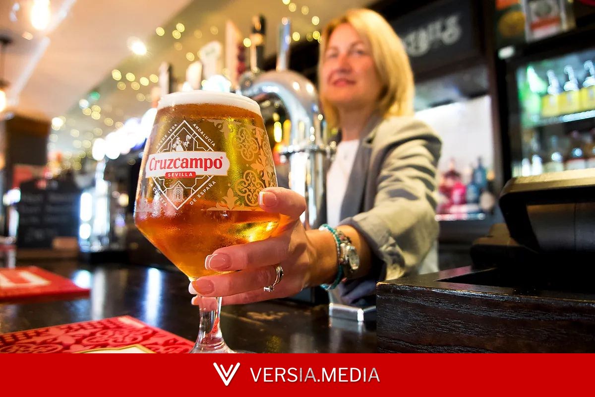 El consumo de cerveza se mantiene estable pero cae un 4,4% entre los españoles